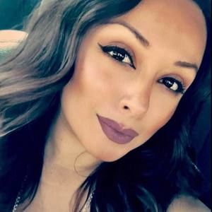 Meet your Posher, Monique